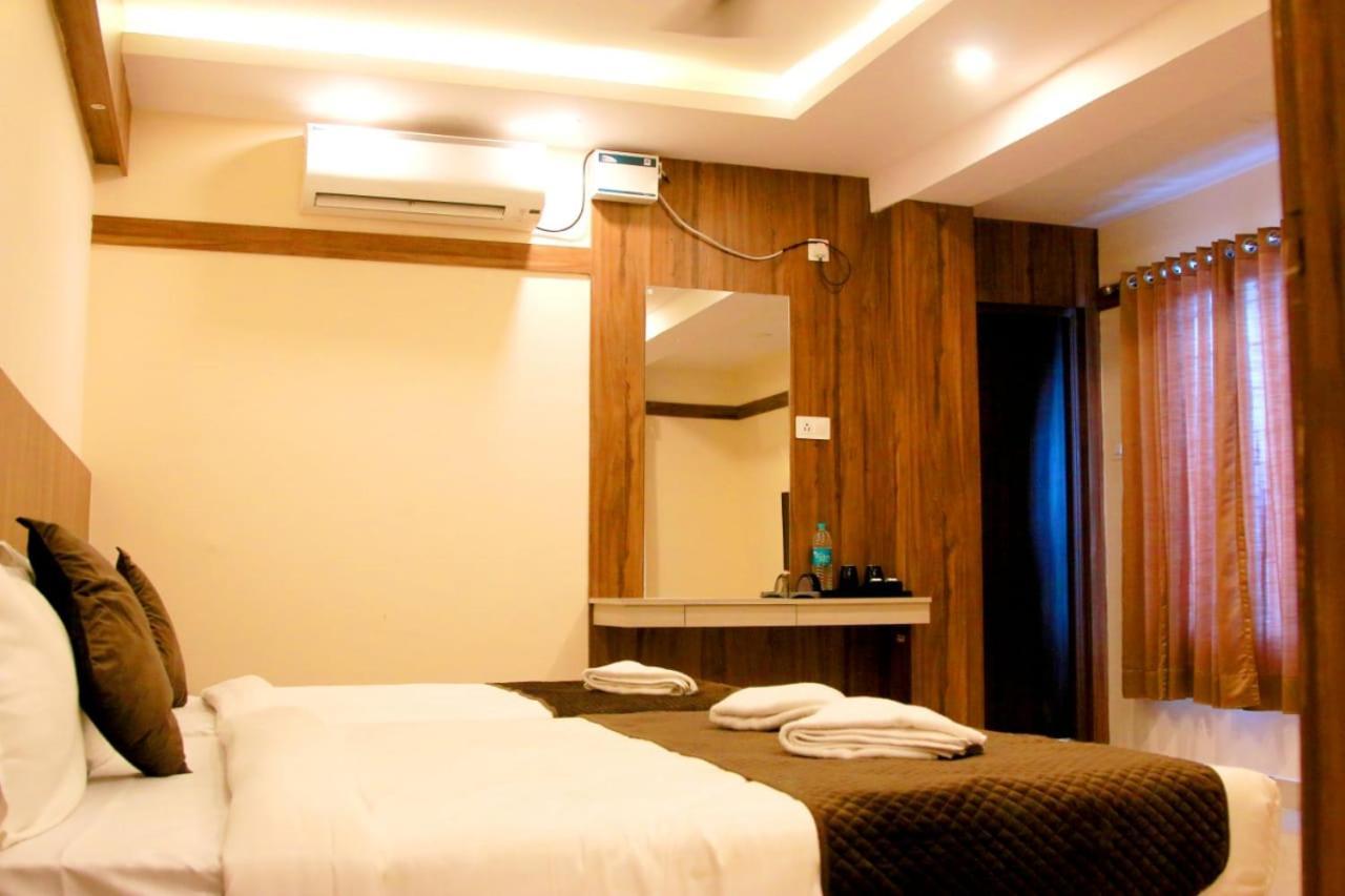 Hotel Sakura Inn Hosūr Extérieur photo