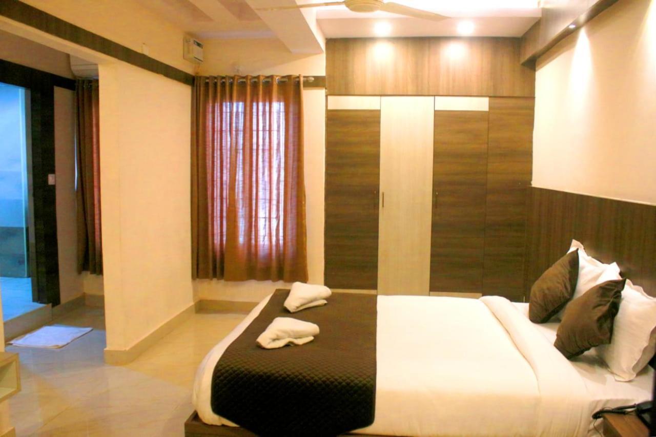 Hotel Sakura Inn Hosūr Extérieur photo