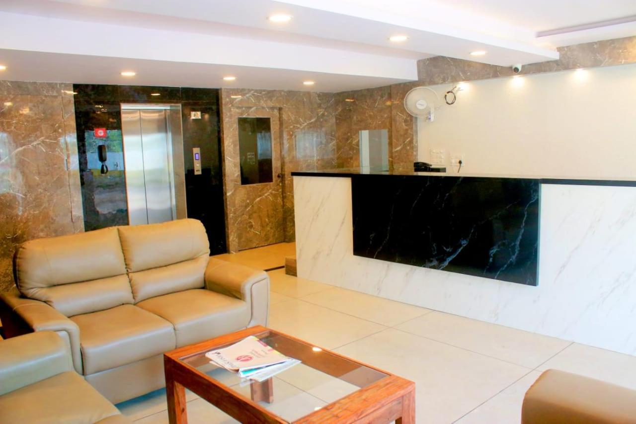 Hotel Sakura Inn Hosūr Extérieur photo