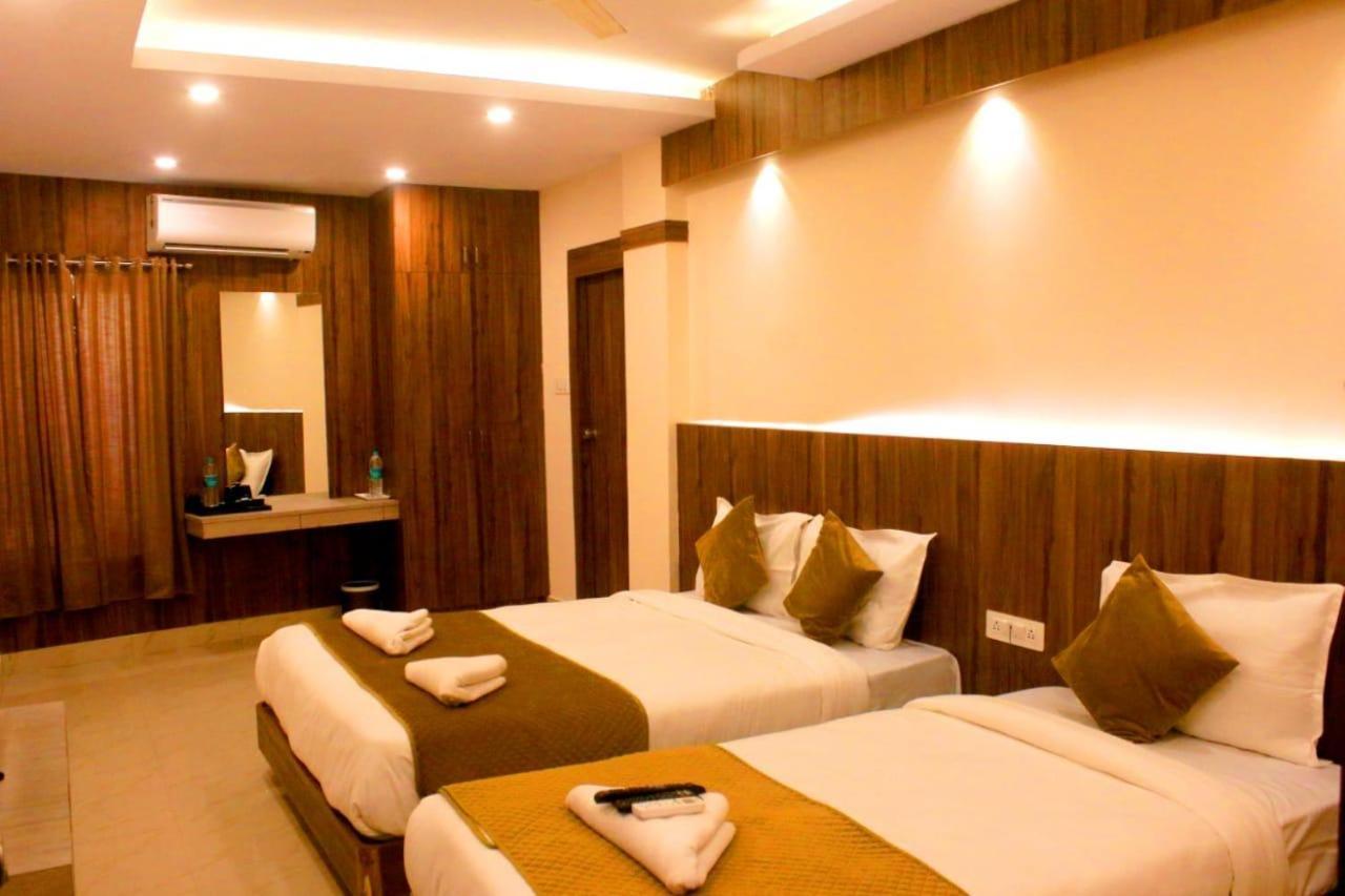 Hotel Sakura Inn Hosūr Extérieur photo