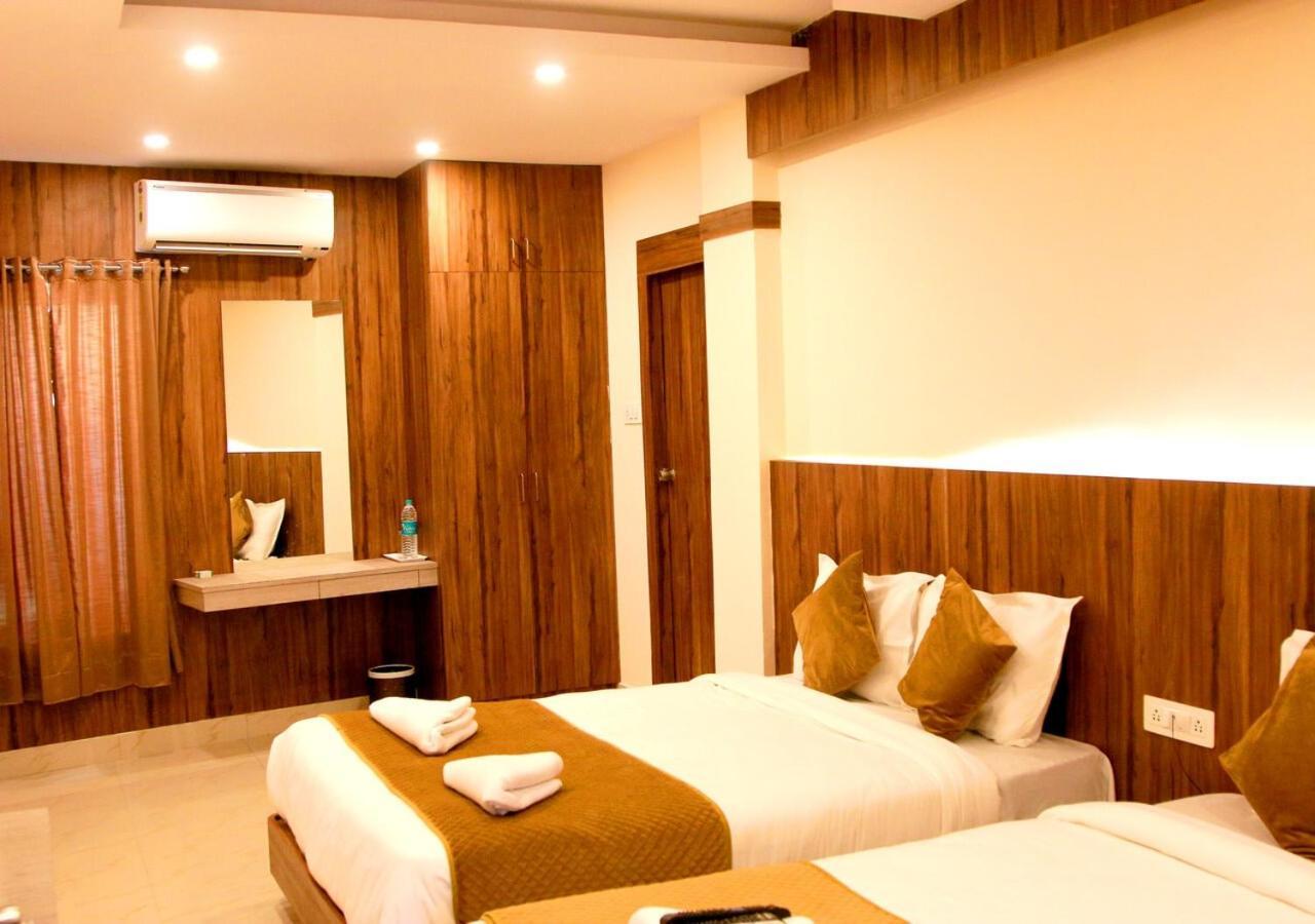 Hotel Sakura Inn Hosūr Extérieur photo
