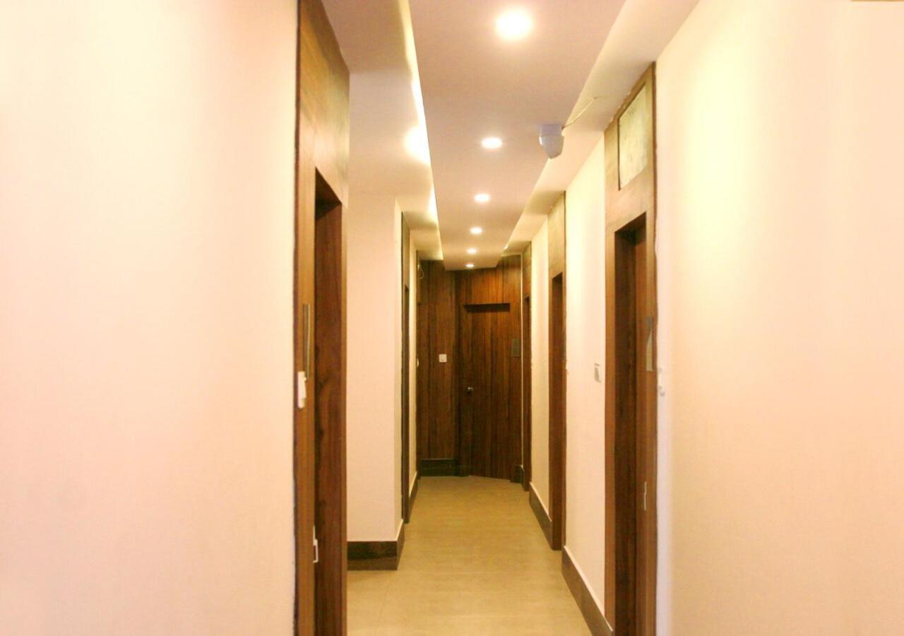 Hotel Sakura Inn Hosūr Extérieur photo